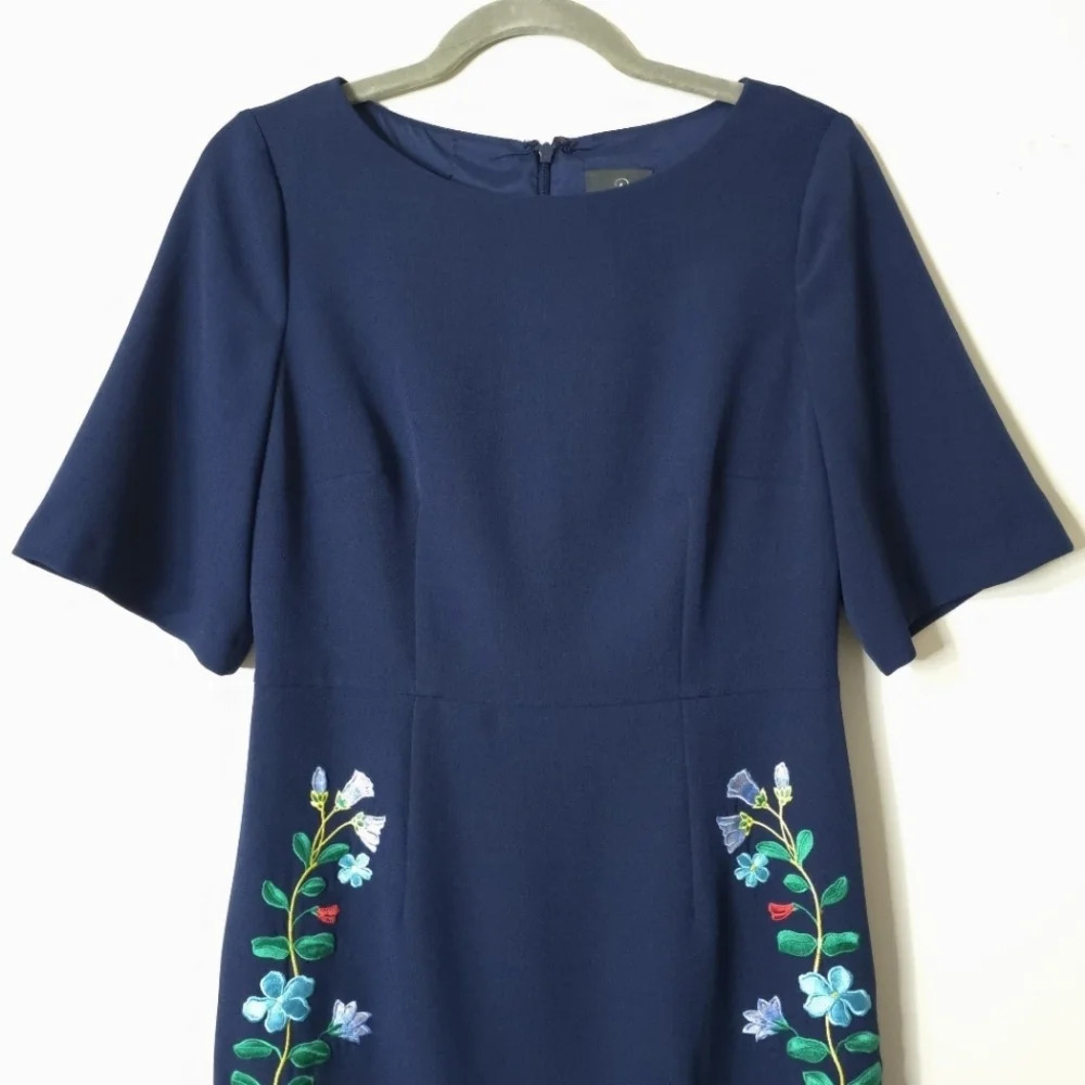 ADRIANNA PAPELL Nwot Short Sleeve Sheath Dress w/ Embroidered Flowers, Size 8 - Picture 3 of 15